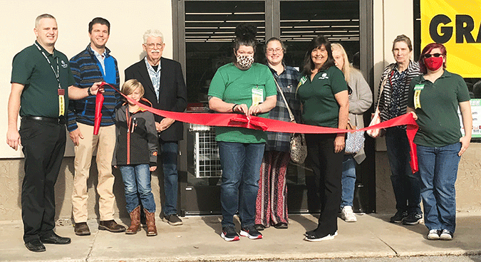 Ribbon cutting held at Dollar Tree